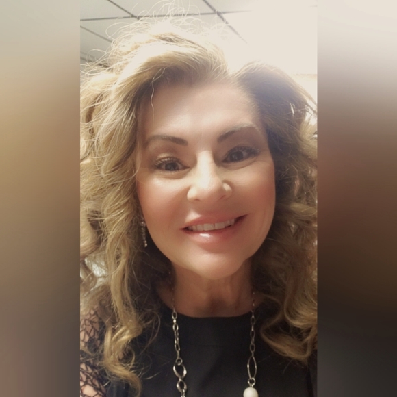 Meet your Posher, Bobbi jo - Picture 1 of 1